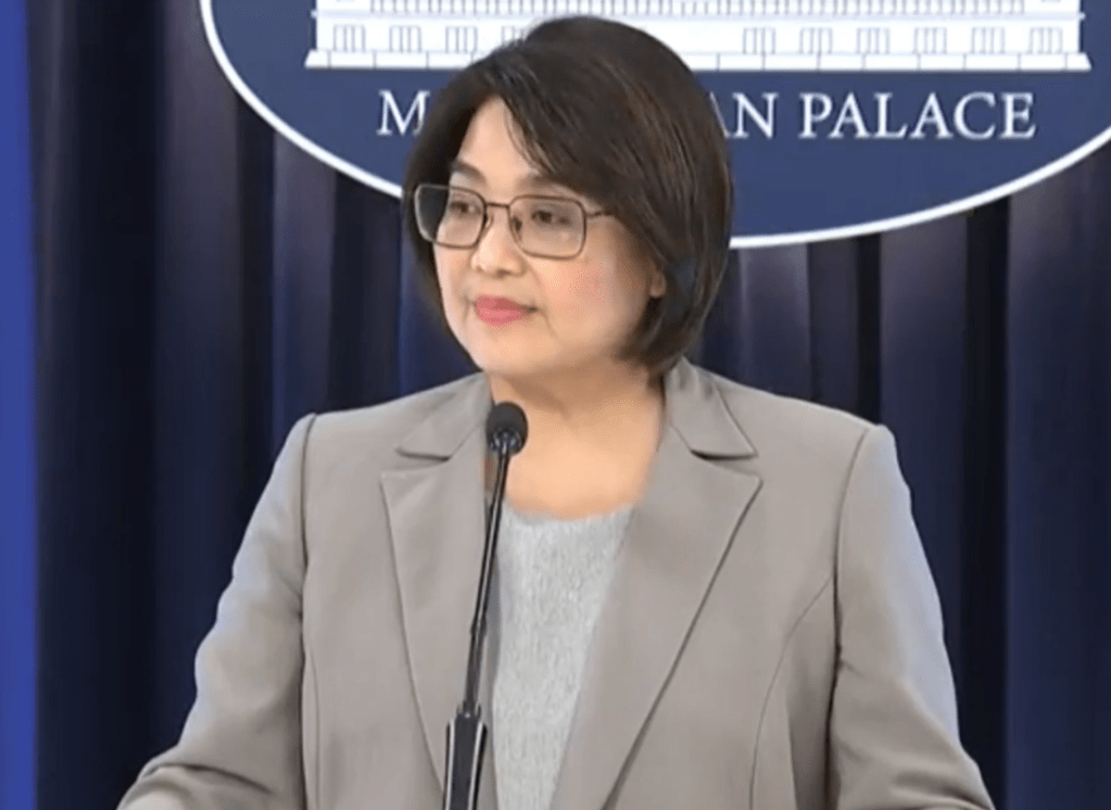 Palace blinks, now allows 11 gov’t execs to attend Duterte probe 