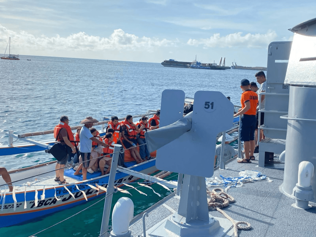 506 passengers rescued after MV Lite Ferry 5 runs aground off&nbsp;Bohol
