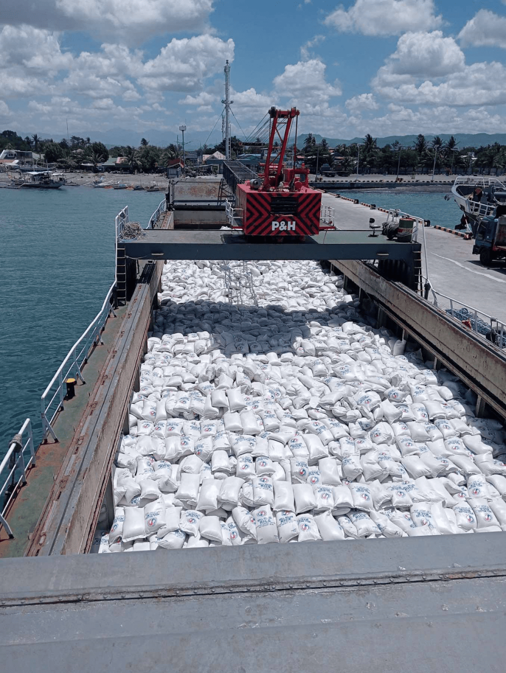 35k bags of rice to be sold at P20/Kilo arrive in&nbsp;Cebu
