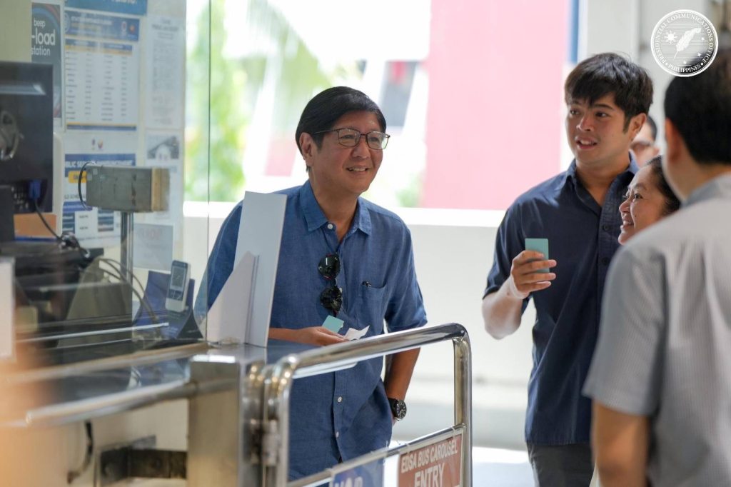 Marcos launches ‘Pamilya Pass’ promo for MRT, LRT to cut Sunday travel&nbsp;costs