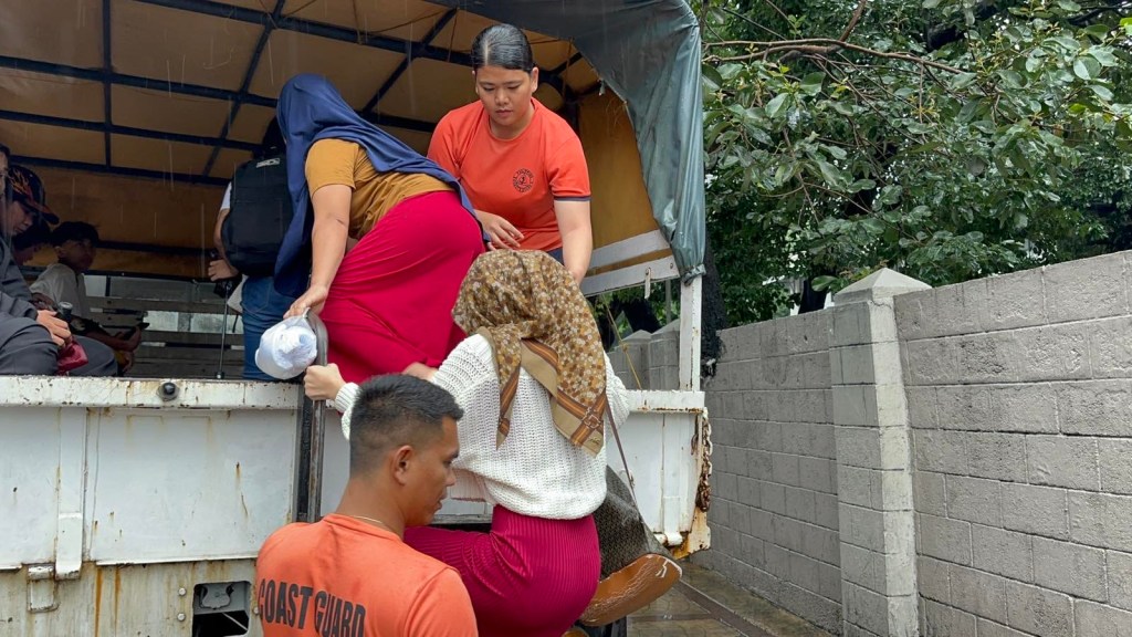 Nearly 500k families affected as ‘Crising,’ habagat batter&nbsp;Philippines