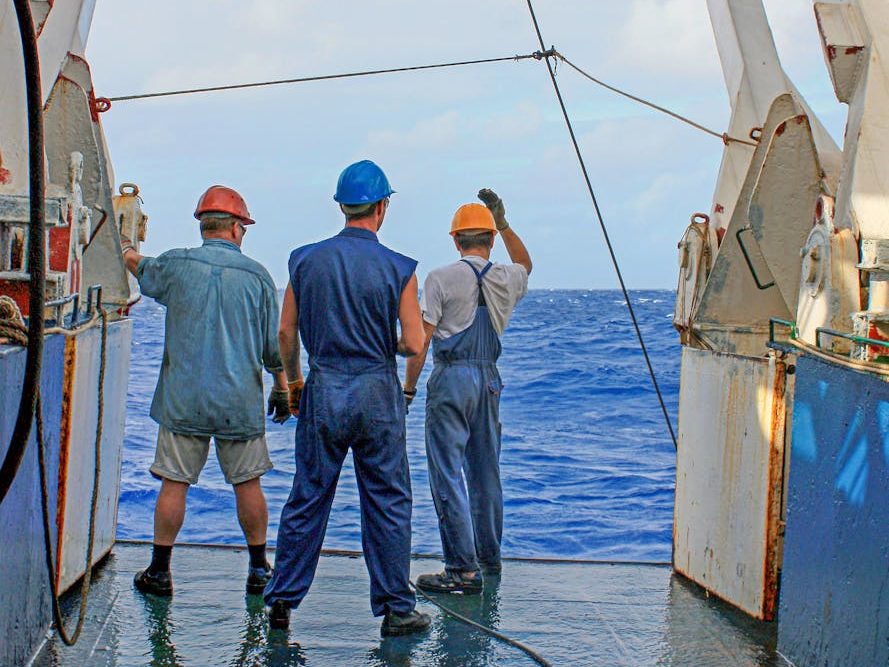 Filipino seafarers may refuse sailing in high-risk zones, DMW reminds amid Red Sea&nbsp;attacks