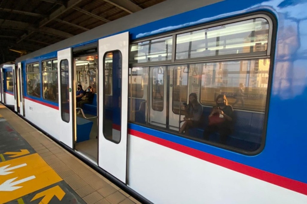 DOTr rail lines serve 2.8 million commuters in 12-day free ride&nbsp;program