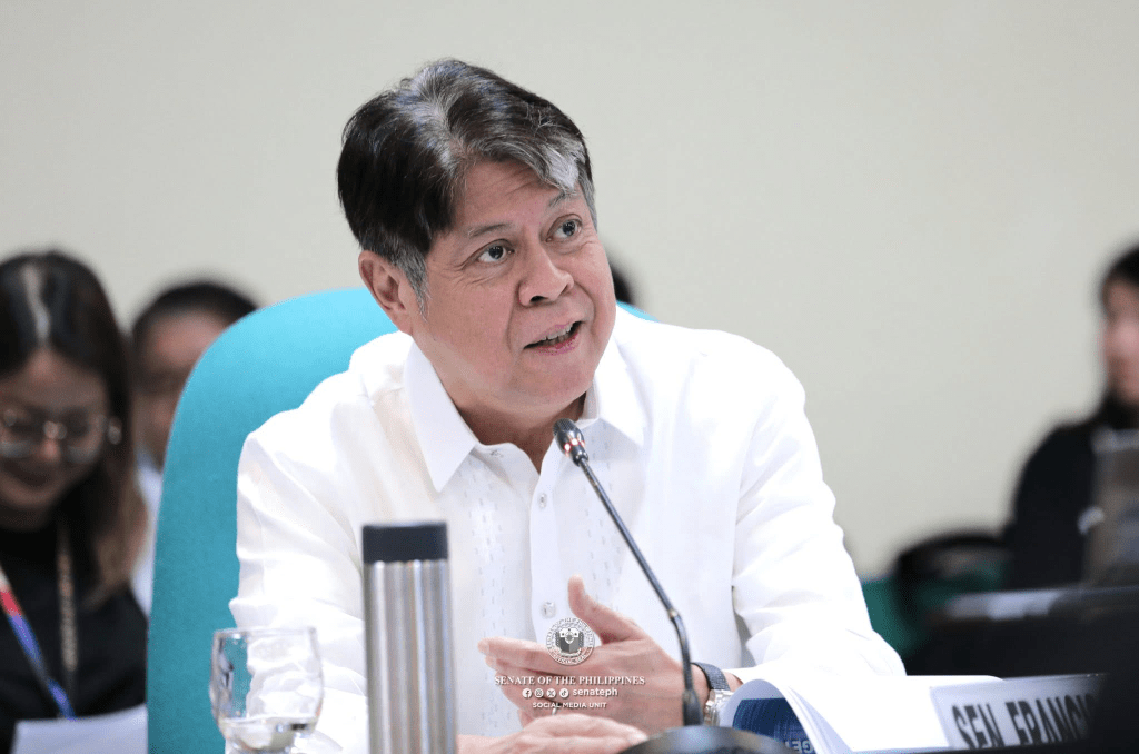 Pangilinan urges COA probe into alleged flood control&nbsp;kickbacks