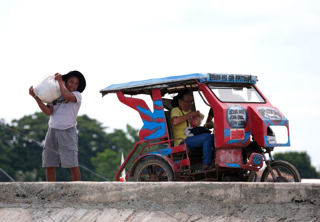 Marcos’ P20 rice program expands to 57,000 transport&nbsp;workers