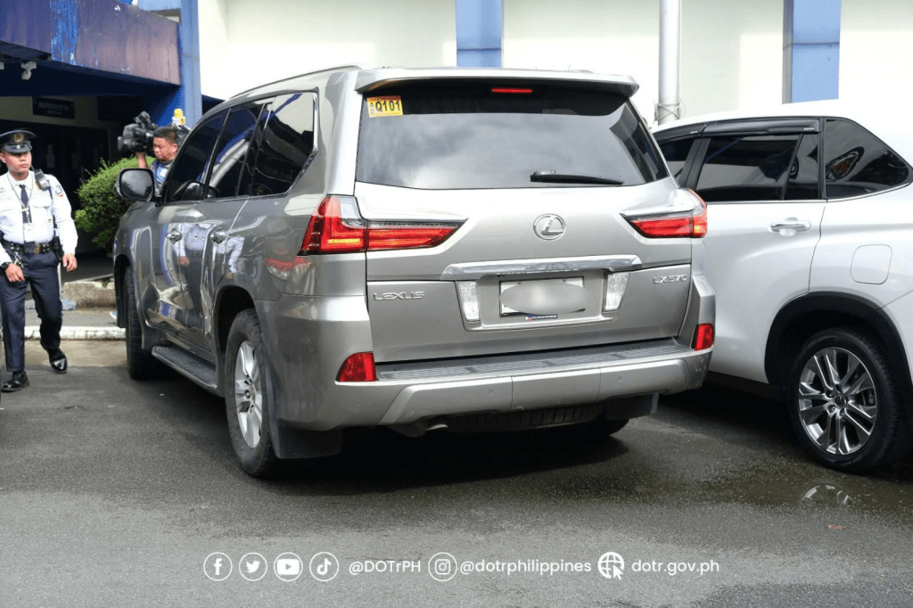 LTO revokes license of driver with protocol plate ‘10’; SUV&nbsp;impounded