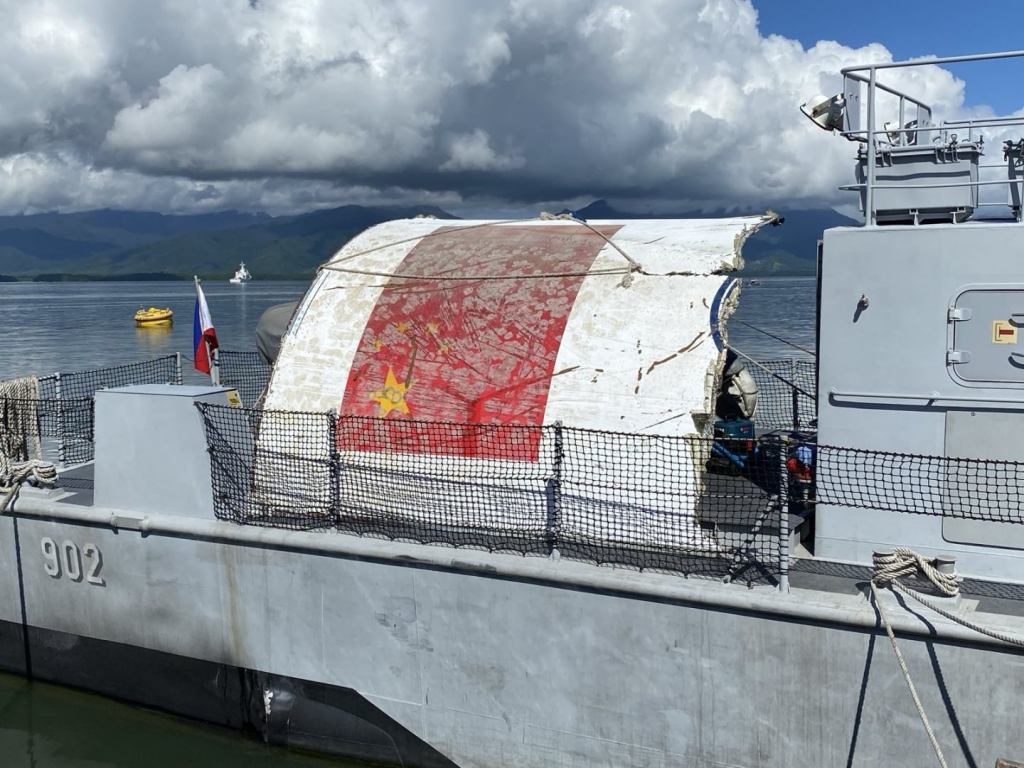 Navy retrieves debris bearing Chinese markings off Palawan&nbsp;waters