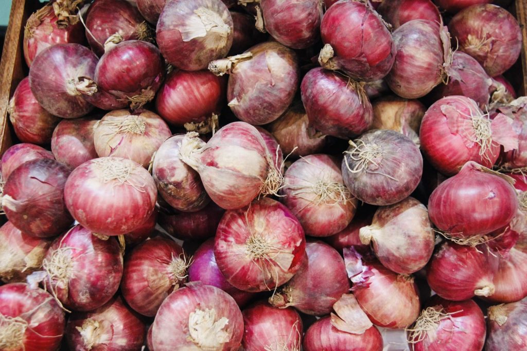 Onion importers told to explain permit delays as retail prices jump before&nbsp;holidays