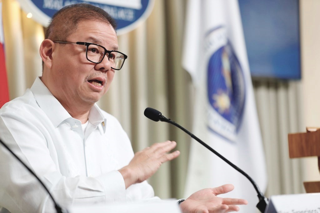 Marcos orders DA to ensure integrity, speedy construction of farm-to-market&nbsp;roads