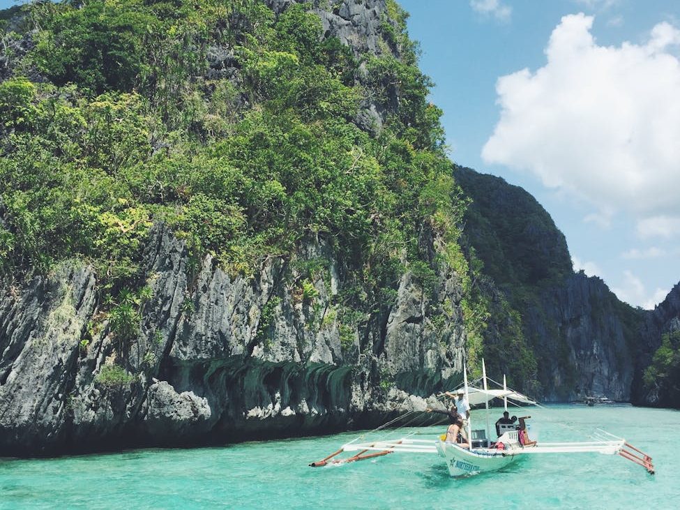 ‘Flying within the Philippines can cost more than going abroad’