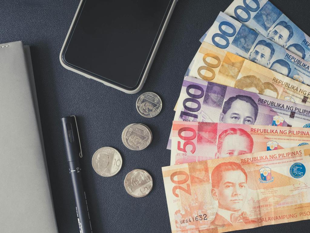 As peso weakens, Malacañang says BSP remains lead in stabilizing&nbsp;currency