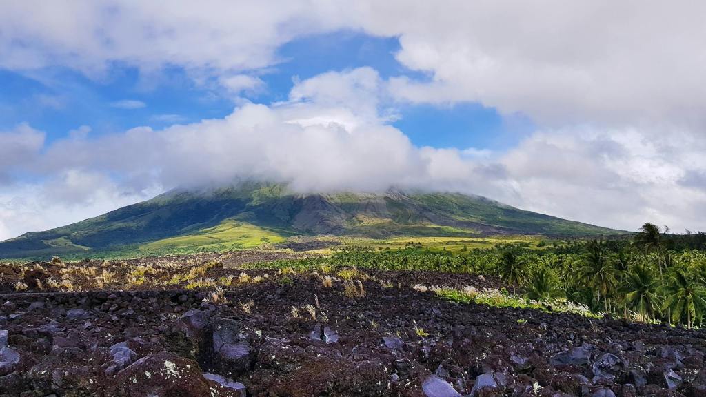 Mayon unrest damages crops in Albay, affects over 200&nbsp;farmers