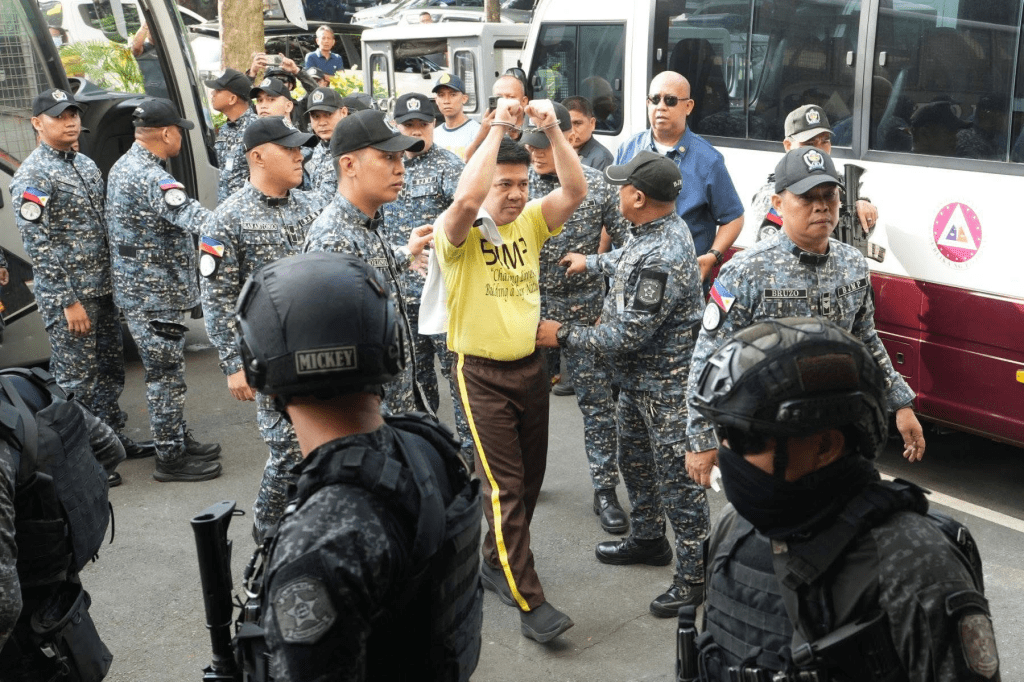 Defensor, 2 bizmen deny plunder charges