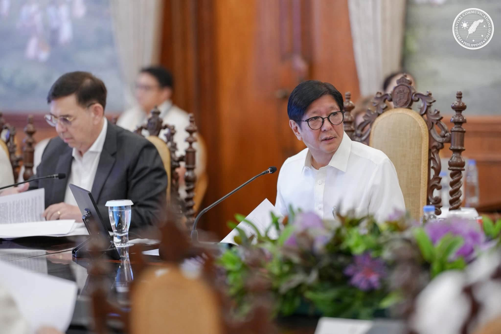 Marcos rolls out expanded aid for 7.5 million households