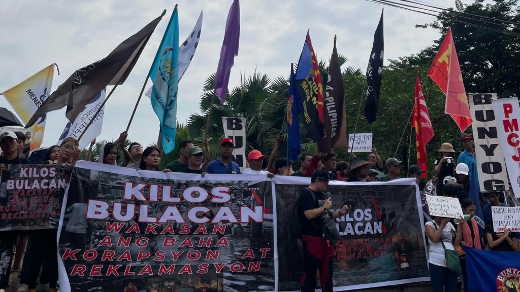 Bulacan protesters ask Fernando: Why billions in flood control funds failed to keep province dry?