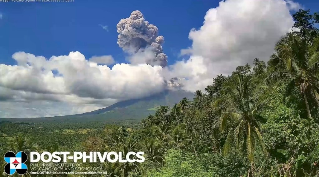 Mayon Volcano placed under Alert Level 3 after 3-kilometer ash plume