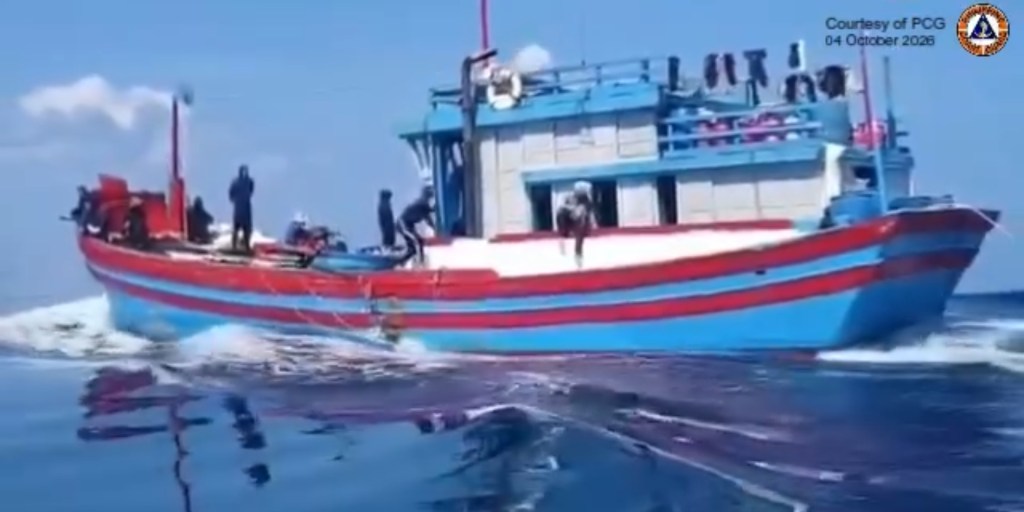 China blocks Philippine team chasing suspected dynamite fishing vessel near Pag-asa
